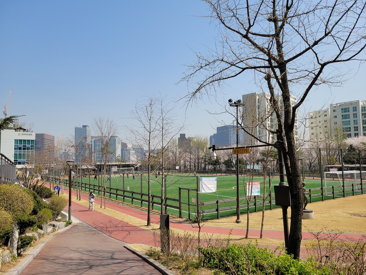 英超降级队分红1.1亿镑，中职联能否把中超价值做到英超3%.